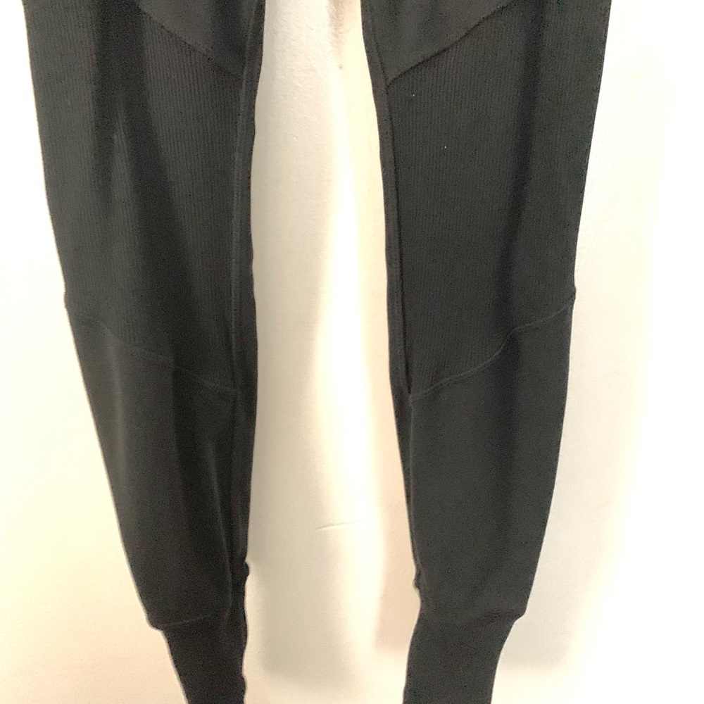 Athleta Black Excursion Tights With Side Pockets - image 3